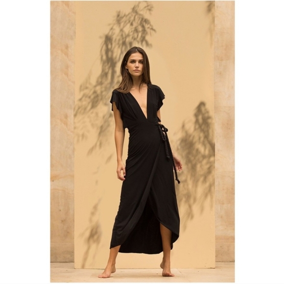 NWT MISA Los Angeles Irina Black Dress - www.threedaughtersproperties.com